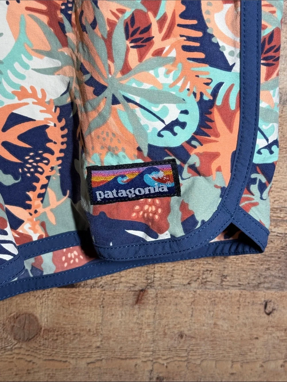Patagonia Wavefarer Board Shorts Wild Waratah Celadon Men 36 Surf Swim